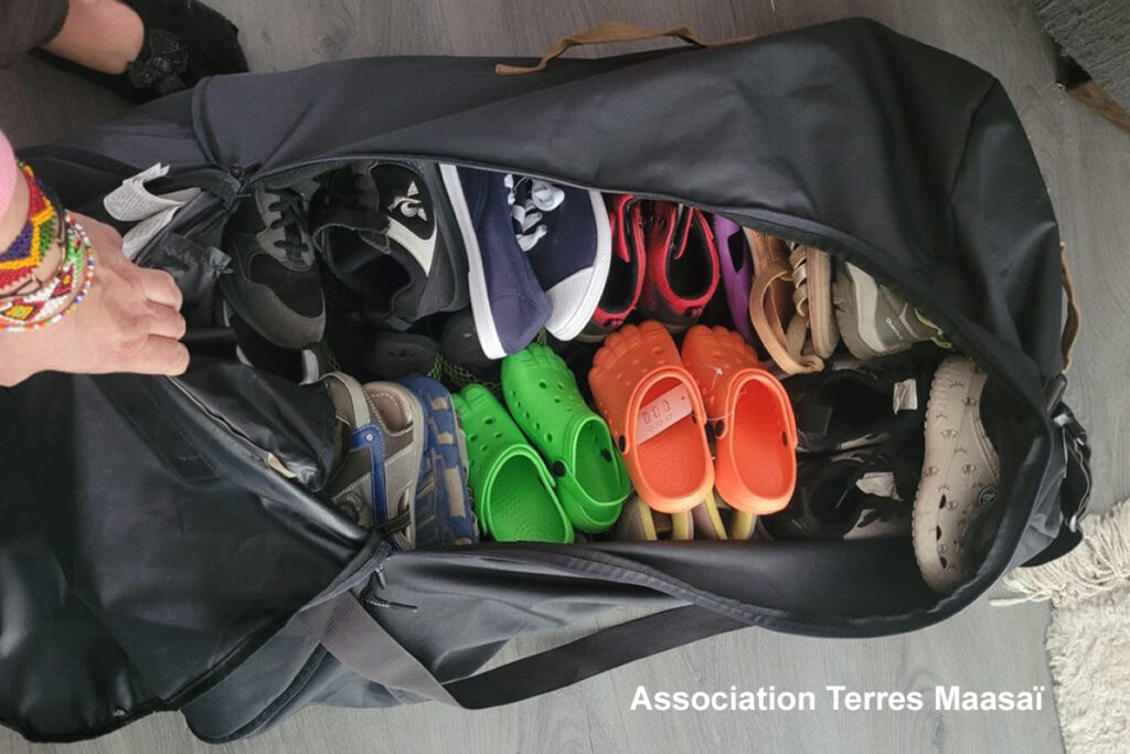 Aide achat de chaussures pour Association Terres Maasaï